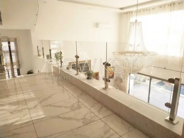 Une Belle Villa avec piscine à vendre à La Soukra - 4