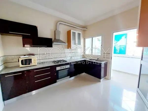 Etage de villa s+4 La Marsa - 2