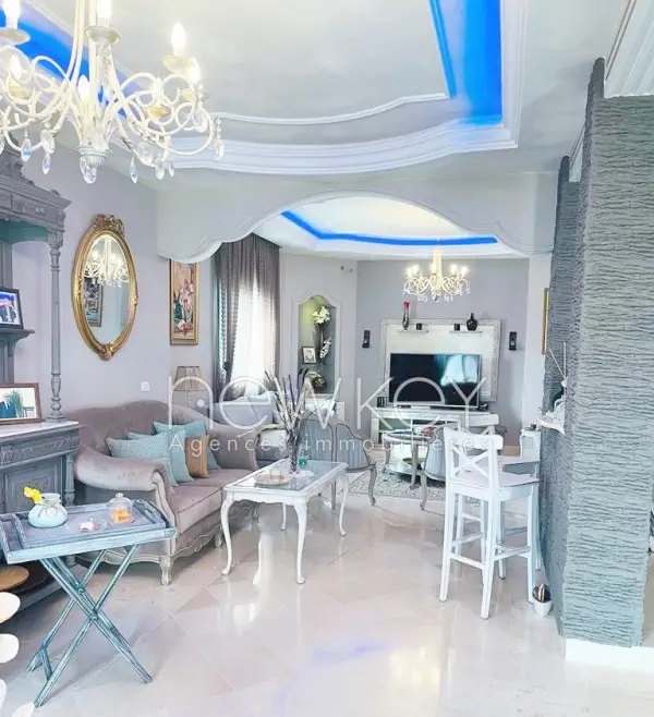 Une Belle Villa avec piscine à vendre à La Soukra - 2