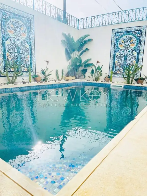 Une Belle Villa avec piscine à vendre à La Soukra - 1