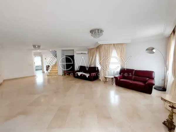 Location Villa s+4 à Sidi daoued - 2
