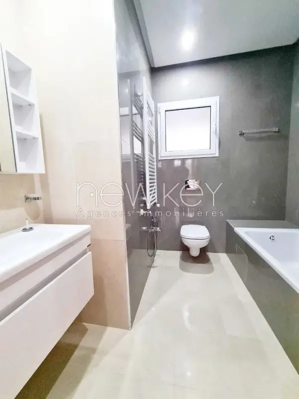 Superbe Appartement S2 avec jardin à La Soukra - 4