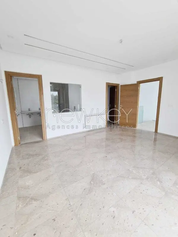 Une Villa Neuve S4 à La Soukra - 2