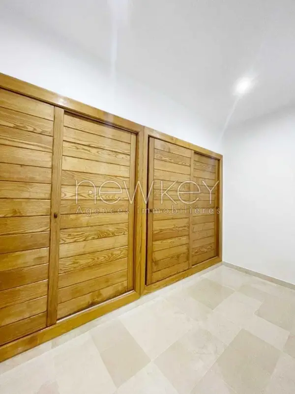 Une Superbe Villa S+4 à La Soukra - 4