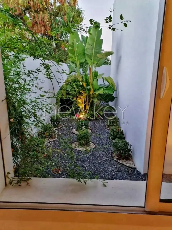Une Splendide Villa à Louer à La Soukra - 5