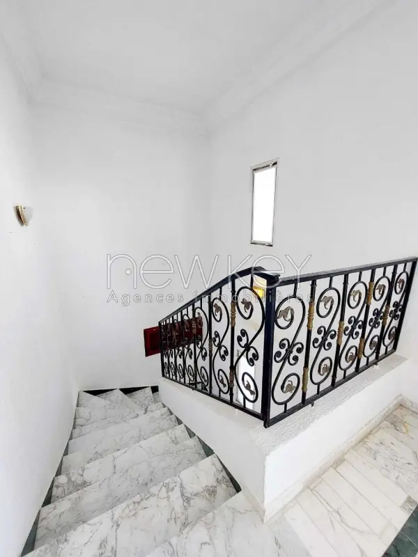 Villa s4 avec jardin à la Marsa - 3