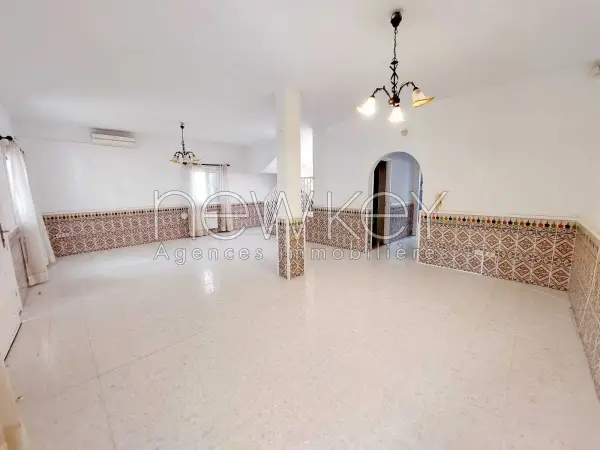 Villa s+5 avec jardin à La Marsa - 2