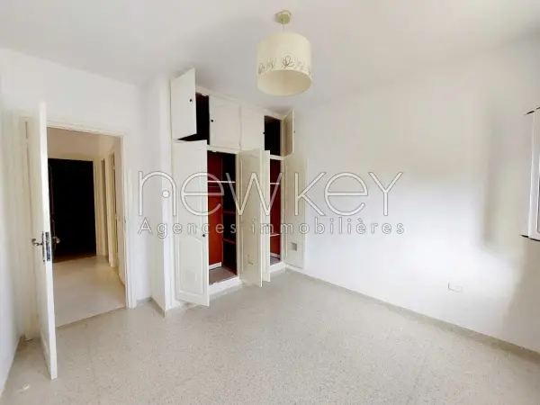 Villa s+5 avec jardin à La Marsa - 7