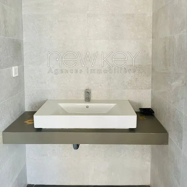 Immeuble de 3708m² à louer à la zone d'activité kheireddine - 4