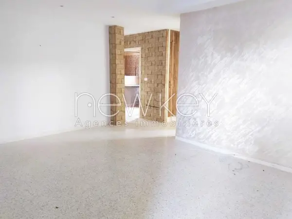 Immeuble à vendre à La Soukra - 1