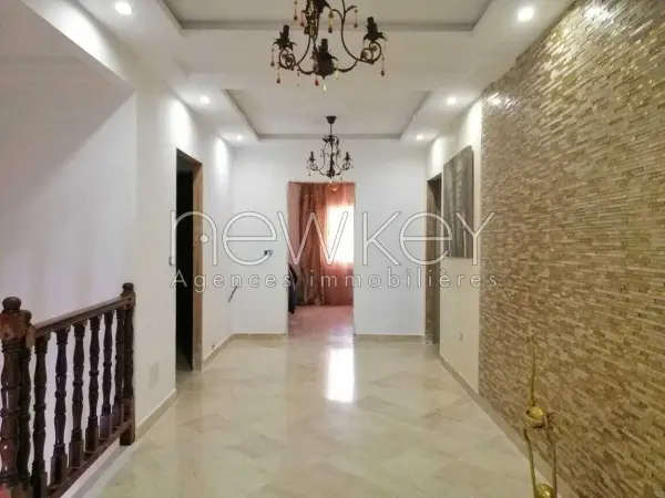 Villa s+5 à la Marsa - 1