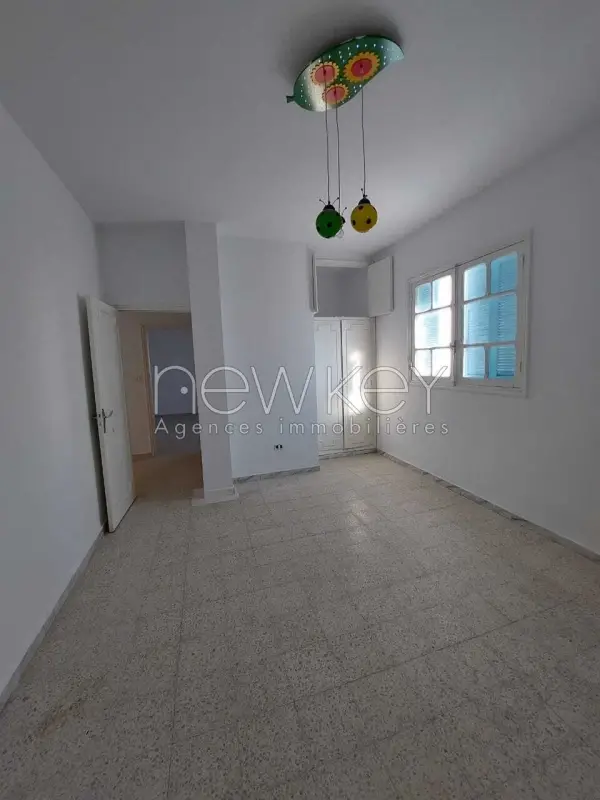 Etage de villa s+4 à la Marsa - 4