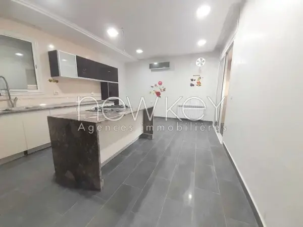 Une Belle Villa S4 avec jardin à louer à Ain Zaghouan - 2