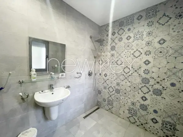 Grande villa à vendre à La Soukra - 5