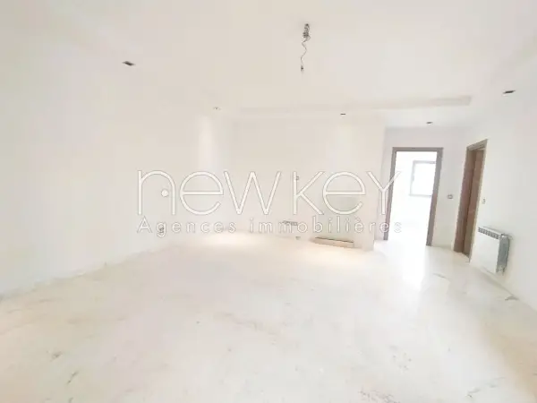Une Villa jumelée à vendre à La Soukra - 1