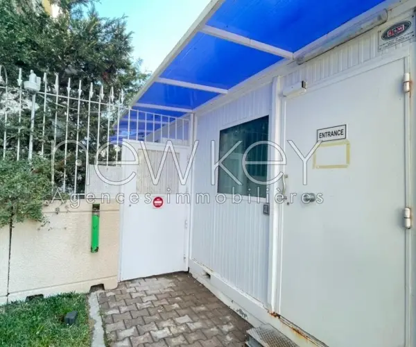 Immeuble de 2128m² à louer aux Berges du Lac 2 - 13