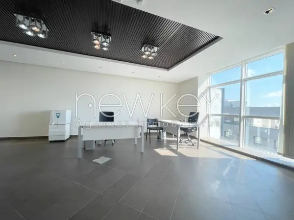 Immeuble de 2128m² à louer aux Berges du Lac 2 - 2
