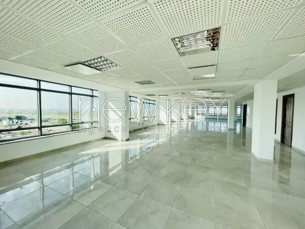 Immeuble de 10230m² à louer à la zone d'activité kheireddine - 4