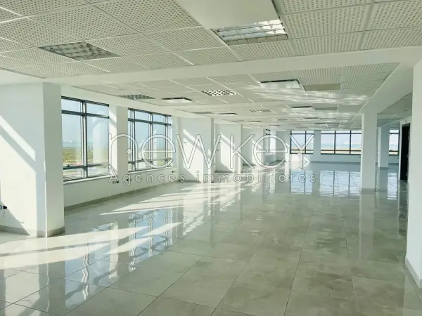 Immeuble de 10230m² à louer à la zone d'activité kheireddine - 3