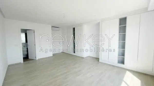 Superbe Duplex avec piscine à vendre à La Soukra - 5