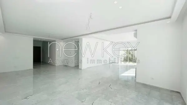Superbe Duplex avec piscine à vendre à La Soukra - 2
