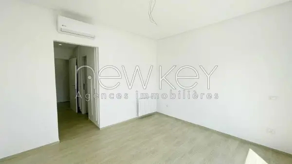 Superbe Duplex avec piscine à vendre à La Soukra - 7