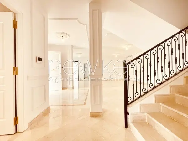 Splendide Villa Neuve à vendre à L'Aouina - 3