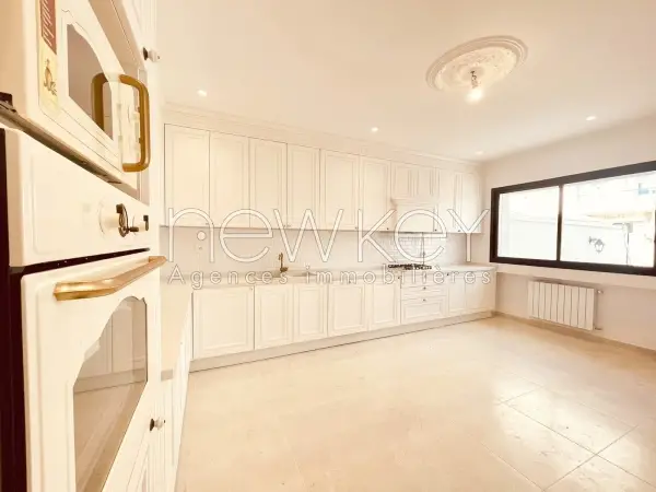 Splendide Villa Neuve à vendre à L'Aouina - 4