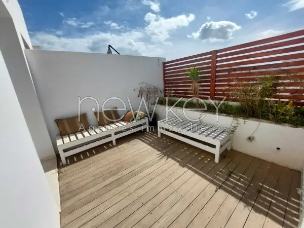 Triplex s+4 meublé avec ascenseur à Gammarth - 12