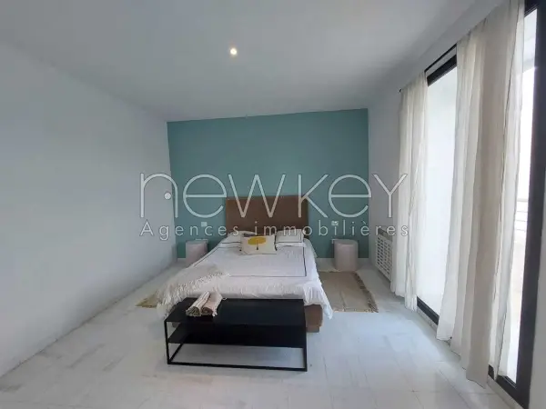 Triplex s+4 meublé avec ascenseur à Gammarth - 8