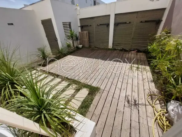 Triplex s+4 meublé avec ascenseur à Gammarth - 4