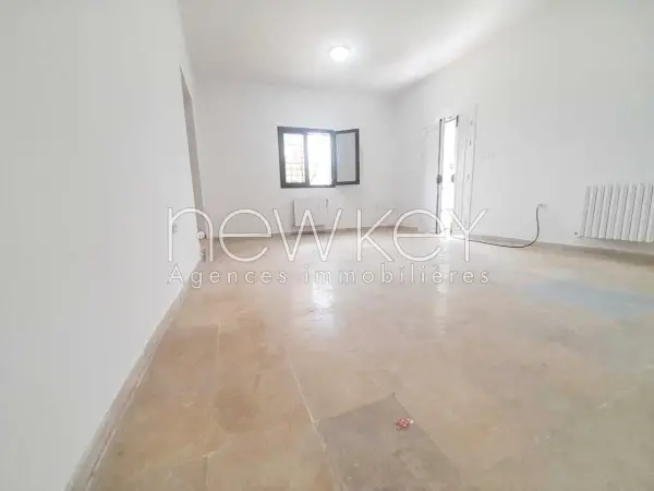 Un rez-de-chaussée S2 avec jardin à La Soukra - 1