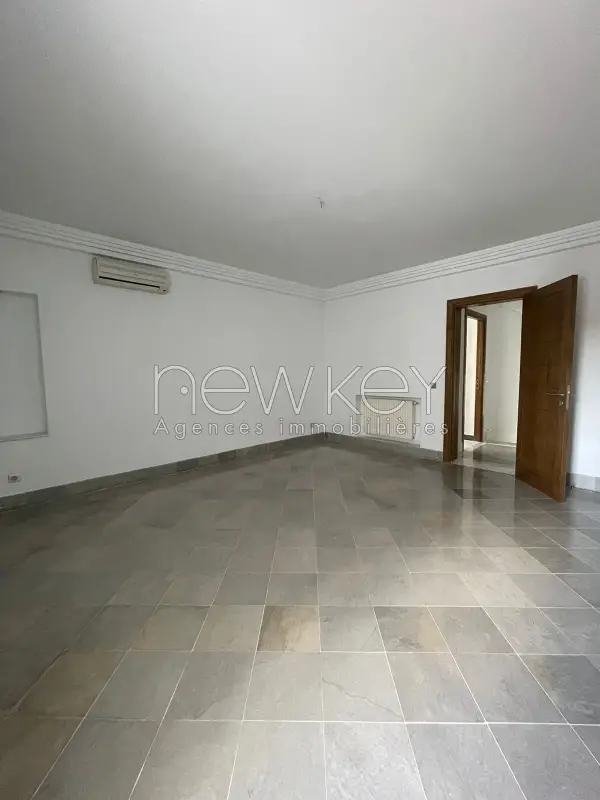 villa s+4 à Gammarth avec piscine - 7