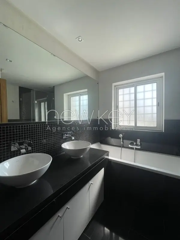 villa s+4 à Gammarth avec piscine - 11