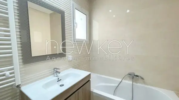 Superbe Appartement S2 Neuf à louer à La Soukra - 4
