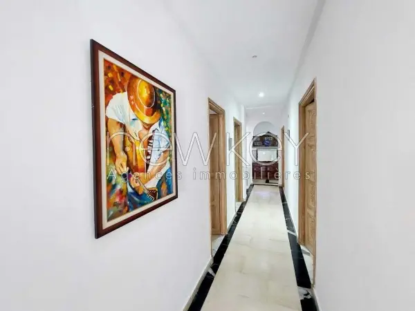 Rdc de villa S+3 semi meublé à la Marsa - 3