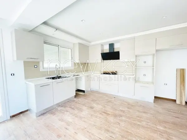 Penthouse Neuf avec piscine à vendre aux jardins de Carthage - 4