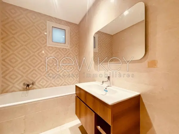 Penthouse Neuf avec piscine à vendre aux jardins de Carthage - 12
