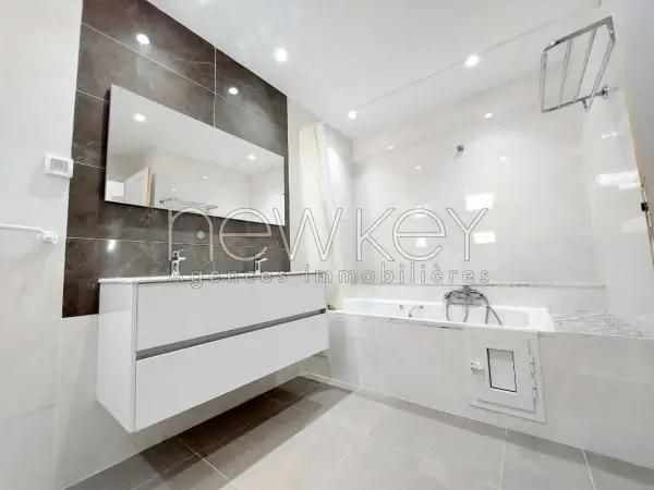 Duplex s+4 avec piscine à la Marsa - 7