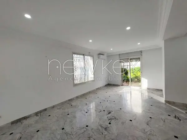 Duplex s+4 avec piscine à la Marsa - 2