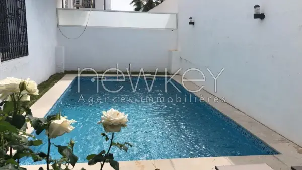 Duplex s+4 avec piscine à la Marsa - 15