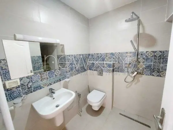 Etage de villa s+3 à Marsa ville - 5