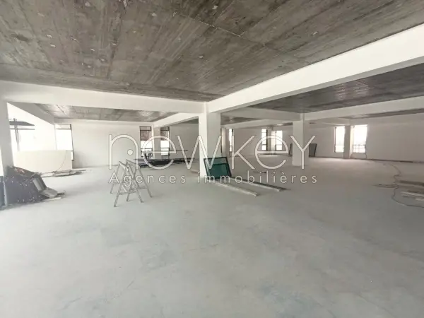 Immeuble à louer de 4000m² à la zone d'activité kheirreddine - 2