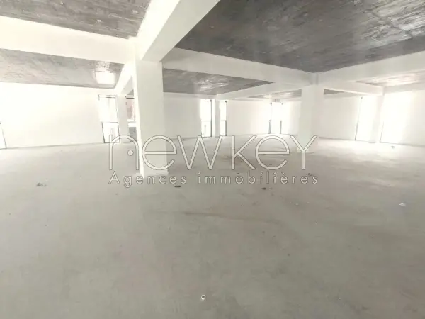 Immeuble à louer de 4000m² à la zone d'activité kheirreddine - 3
