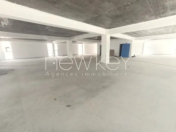 Immeuble à louer de 4000m² à la zone d'activité kheirreddine - 1