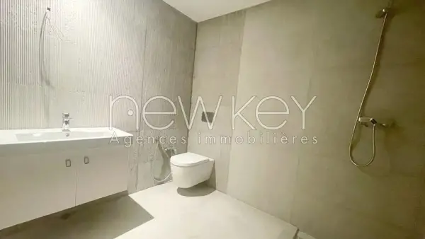 Superbe Triplex S+4 à louer à La Soukra - 7