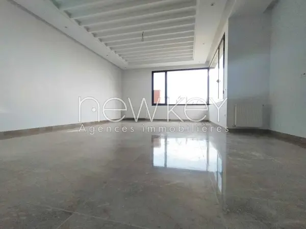 Penthouse S+4 à vendre à La Soukra - 1