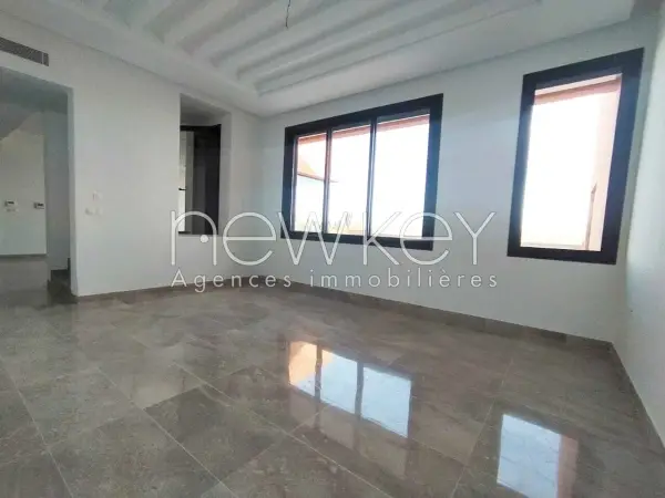 Penthouse S+4 à vendre à La Soukra - 4