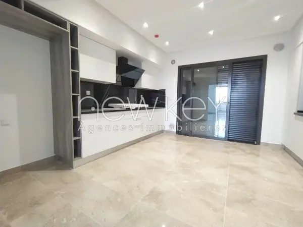 Penthouse S+4 à vendre à La Soukra - 2