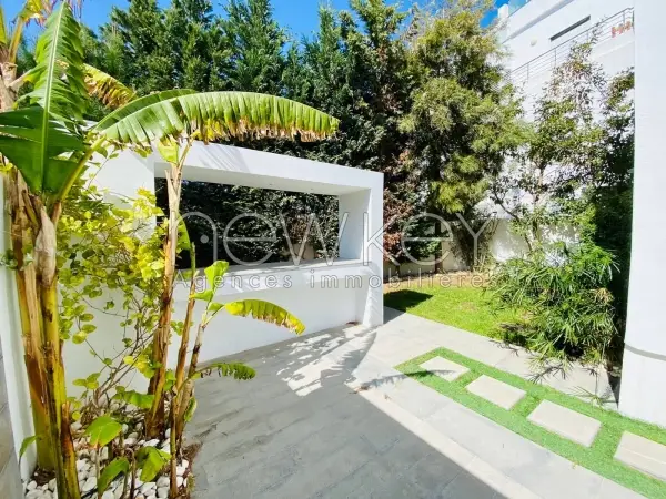 S+3 avec piscine à vendre aux jardins de Carthage - 2